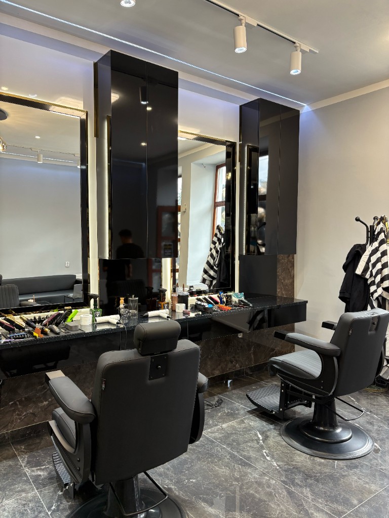 Be. Salon 3